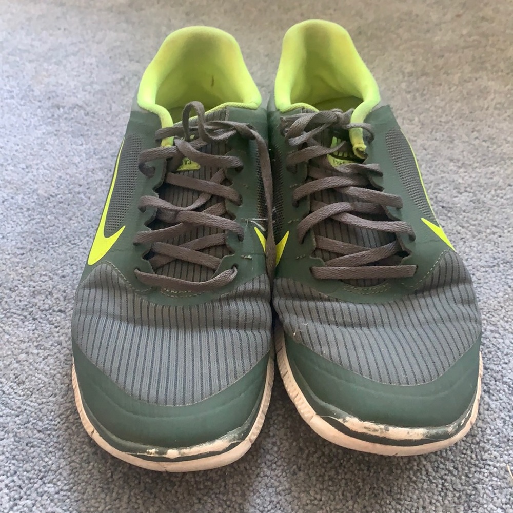 Nikes! 8.5!
